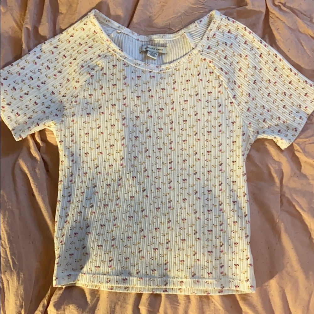 Dainty floral American Eagle tshirt